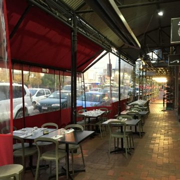 Restaurant al fresco dining space